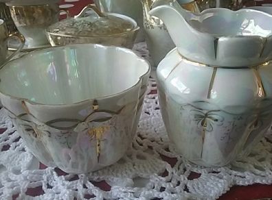 Lustre & Gold Sugar& Creamer