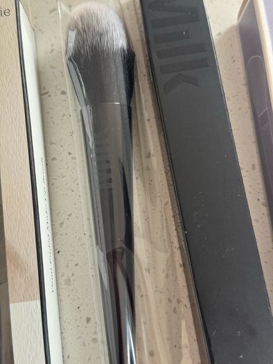 High ends face brushes new