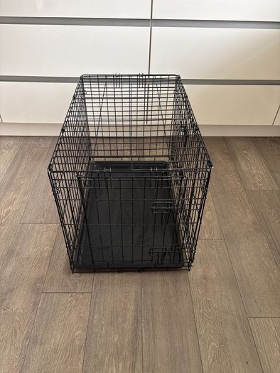 dog crate excellent condition medium size