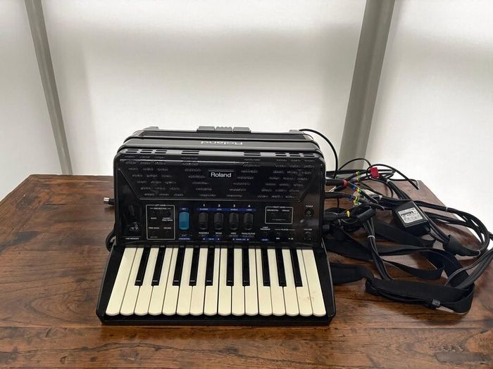 Accordion-Roland FR-1X V-Accordion Excellent