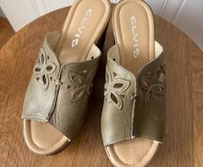 Olive green slide sandals EUR35