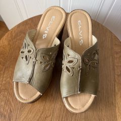Olive green slide sandals EUR35