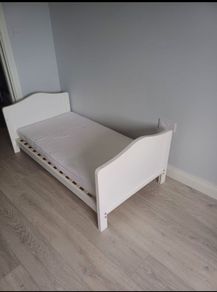 Cot/Toddler Bed with Mattress