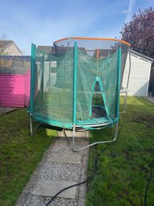 Trampoline FREE to dismantle and take away