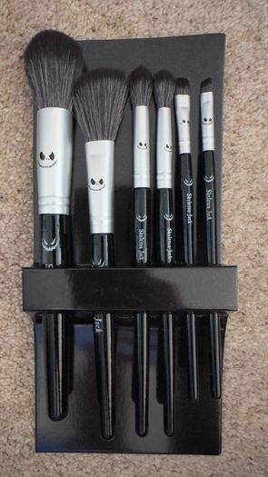Free Make Up Brushes