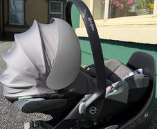 Cybex Cloud T i-Size Car Seat + ISOFIX Base (Excellent Condition)