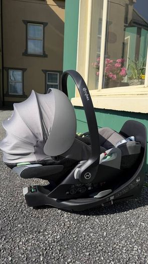 Cybex Cloud T i-Size Car Seat + ISOFIX Base (Excellent Condition)