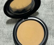 MAC select sheer pressed powder in NC45