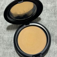 MAC select sheer pressed powder in NC45