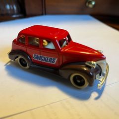 Snickers 1:43 Car Ledo