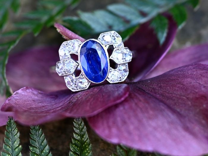 Antique Art Deco Sapphire & Diamond Ring - Platinum