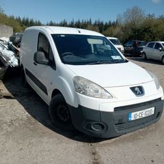 2010 Peugeot Partner /Berlingo van breaking for parts