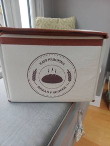 Bread proofing box