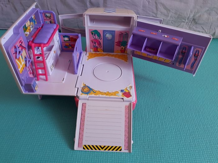 Pony Show Camper Van