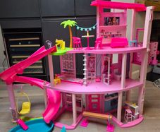 Barbie dream house