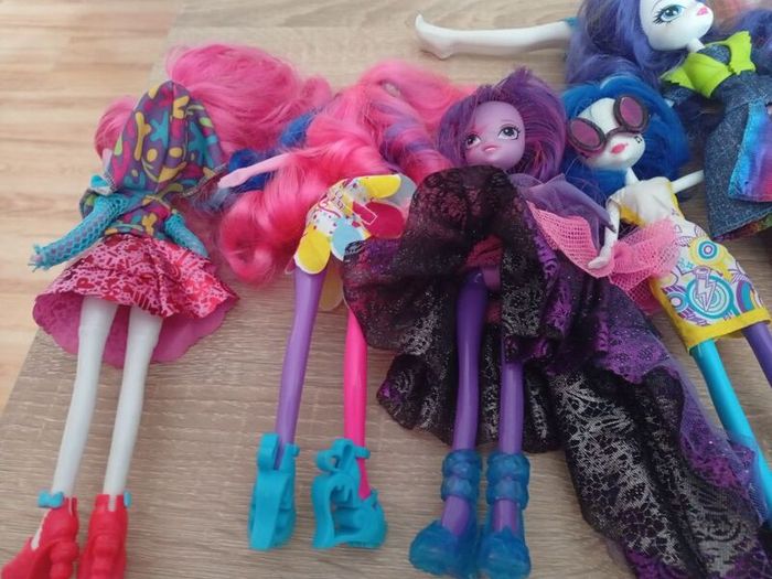 My Little Pony Equestria Girls Toy Bundle with DJ Pon3 Convertible