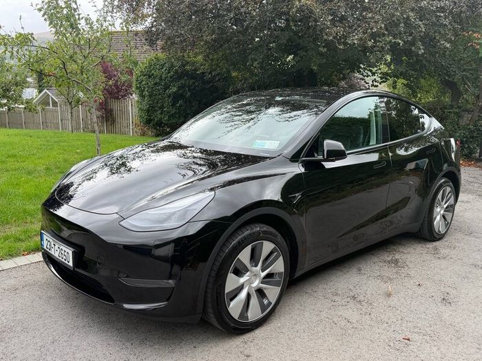 Tesla Model Y 2023