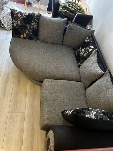 Couch and coffee table FREE FOR PICK UP
