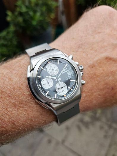 Watch Citizen OXY Chronograph.