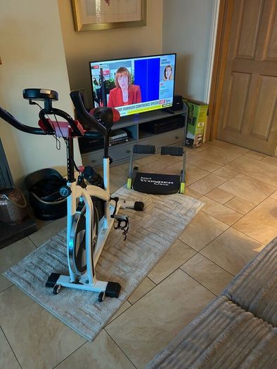 Exercise bike and abs trainer