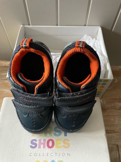 Clarks Baby first shoes Dinosaur with lights size UK 4 F