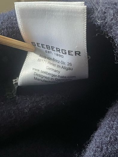 cloche bucket hat with a flower decoration 100% virgin wool Seeberger new