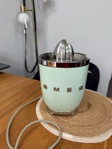 SMEG Retro Citrus Juicer Pastel Green