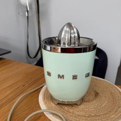 SMEG Retro Citrus Juicer Pastel Green