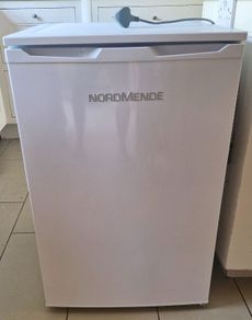 Selling a spotless Nordmende undercounter fridge