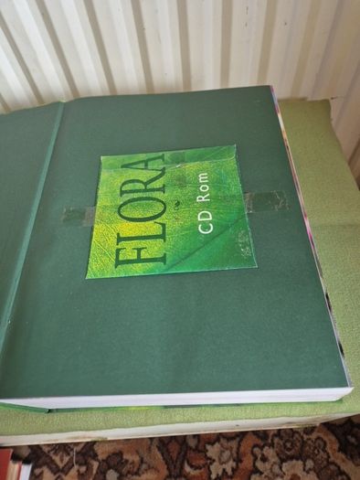 Flora The Gardener's Bible with CD