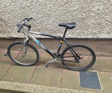 Raleigh SR SUNTOUR - Airlite Aluminium Technology.  21 Speed Bicycle. Shimano Tourney Gears.