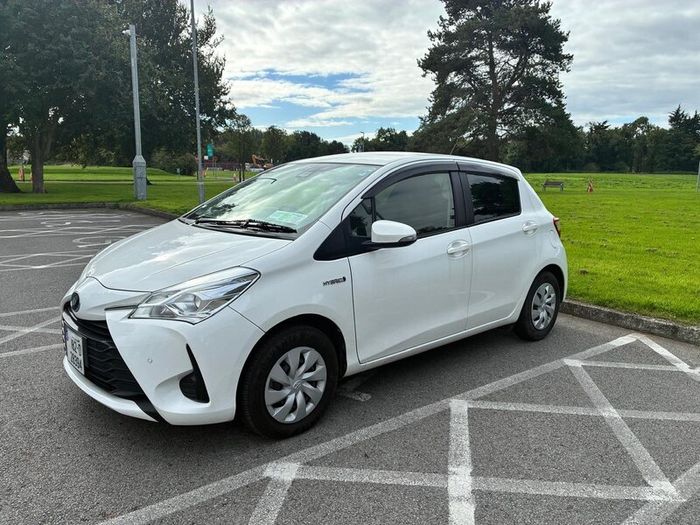 Toyota Vitz 1.5 Hybrid Auto