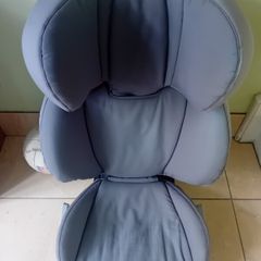 BeSafe Iziup car seat 4-12 years old.