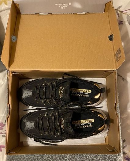 Skechers Women's D'Lites Black with Gold Trim Size UK 5 Eur 38 BNIB