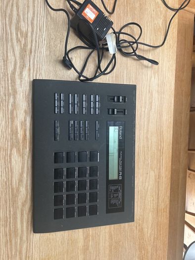 roland r8