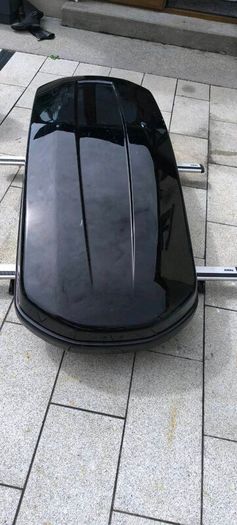 Roof box