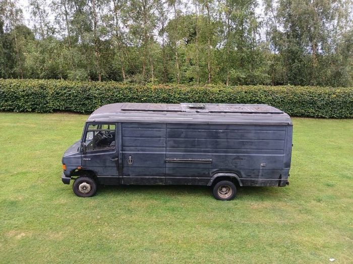 Vintage Mercedes 709d Camper Conversion