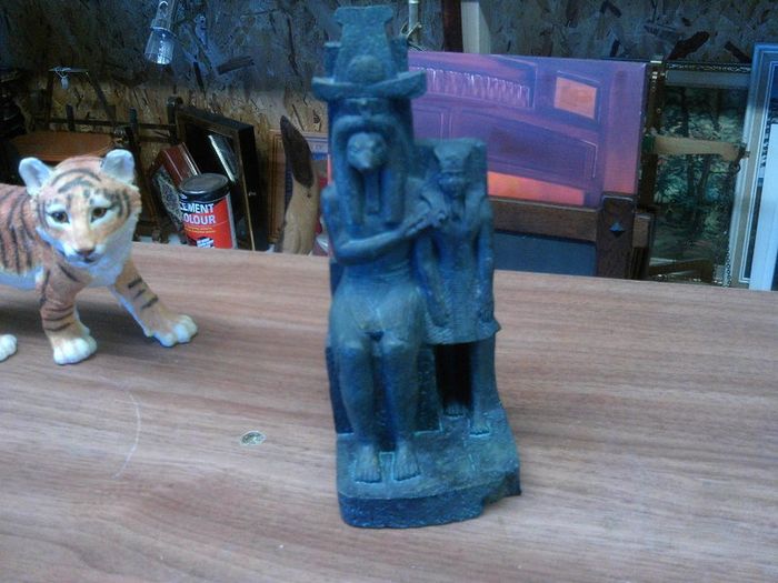 egyptian statue