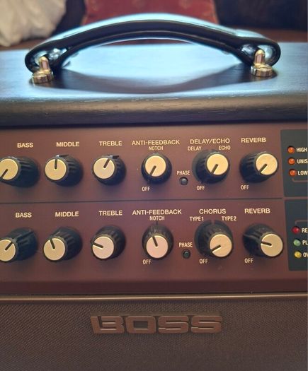 BOSS Acoustic amplifier