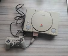PlayStation 1 - Grey