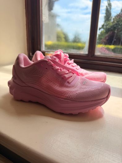 ALO runner trainers