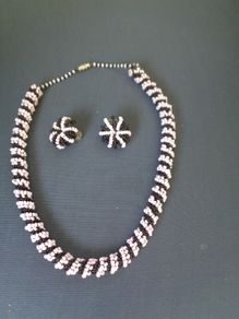 Vintage Beaded Necklace and Clip On Earrings for Sale