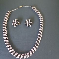 Vintage Beaded Necklace and Clip On Earrings for Sale