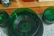 Arcoroc France "Diamant" 1970s  green glass collection, featuring a diamond-cut geometric pattern, one large bowl, 8 smaller ones, 9 green glass plates, 20th century