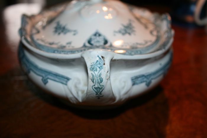 Antigue Porcelain Tureen