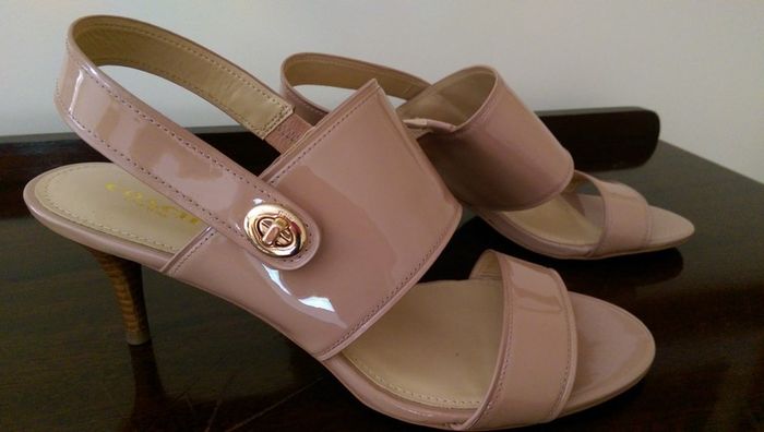 Coach Patent Nude Tone Sandels