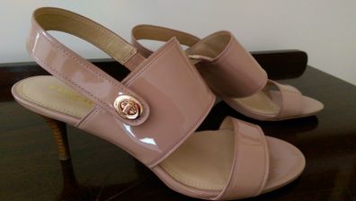 Coach Patent Nude Tone Sandels