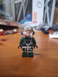 Lego star wars minifigure sw1092 ucs rebem  a-wing pilot from 75275