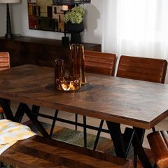 Dining room / kitchen table