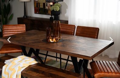 Dining room / kitchen table